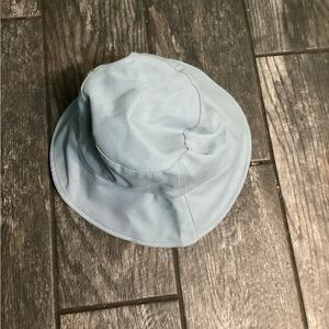 💥PRICE DROP💥 Olive & Pique Bucket Hat - NWT
